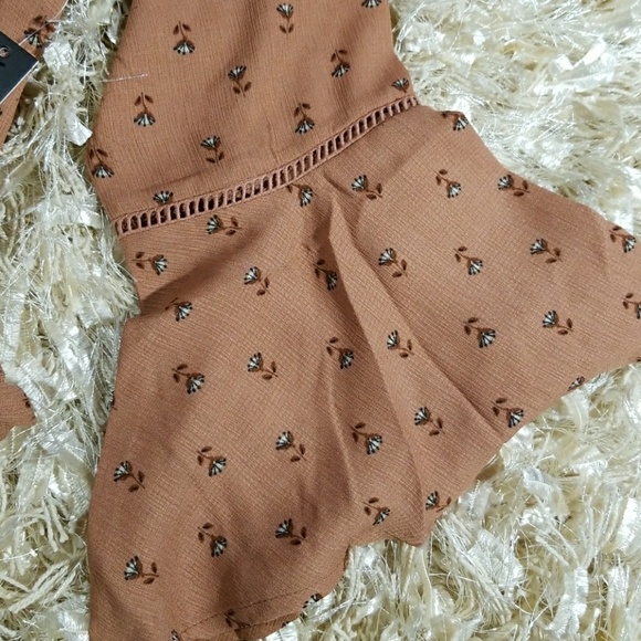 KAII Peasant Ruffle Shirt - Picture 2 of 6